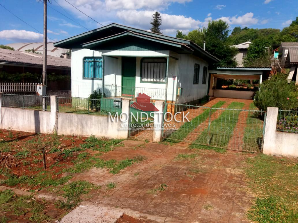 Casa a Venda no Bairro Pinheirinho