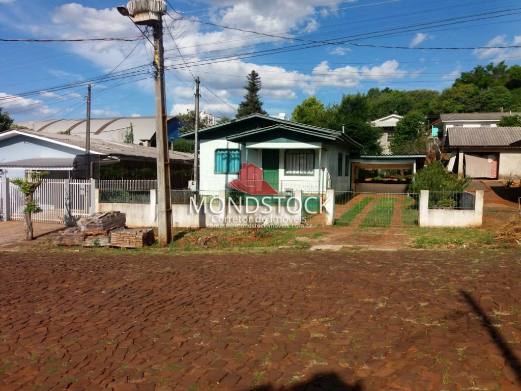 Casa a Venda no Bairro Pinheirinho