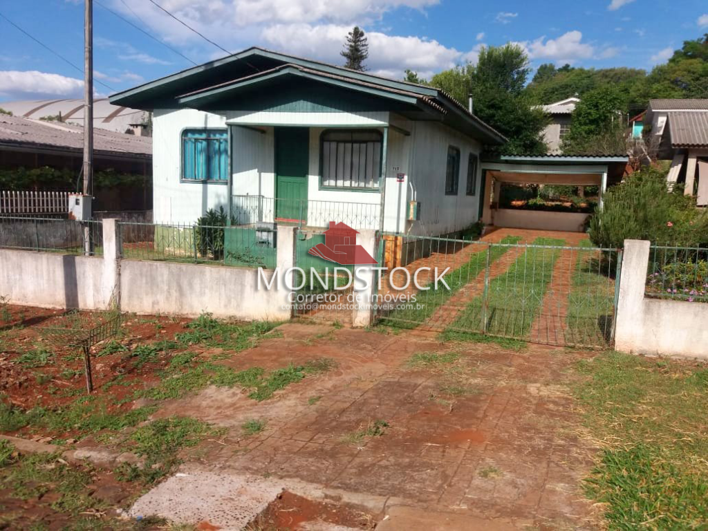 Casa a Venda no Bairro Pinheirinho